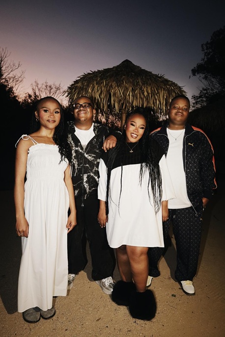 Yumbs & Zwayetoven's Izimangaliso Surpasses 1.5 Million Streams